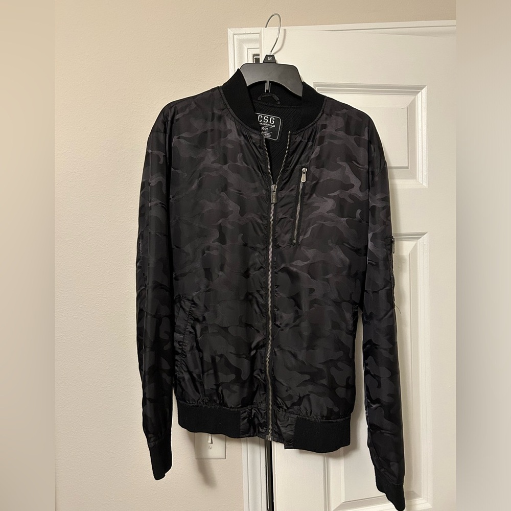 Black camo lightweight jacket